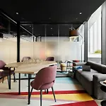 Szálloda Moxy Lisboa