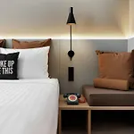 Moxy Lisboa Ξενοδοχείο Alfragide