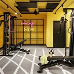 Moxy Lisboa Алфражиде