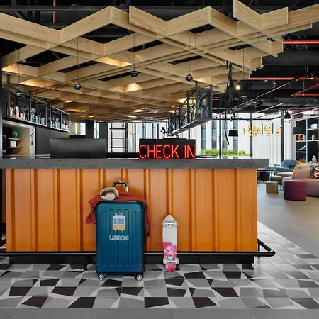 Готель Moxy Lisboa