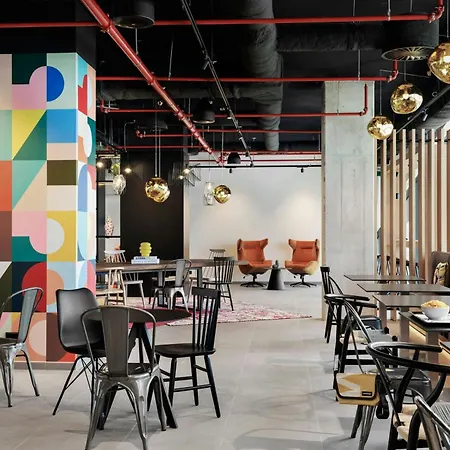 호텔 Moxy Lisboa 3*