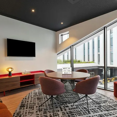 Готель Moxy Lisboa Алфражіде