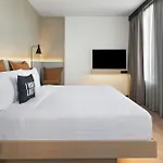 Moxy Lisboa ホテル