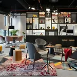 Moxy Lisboa 3* アルフラジデ